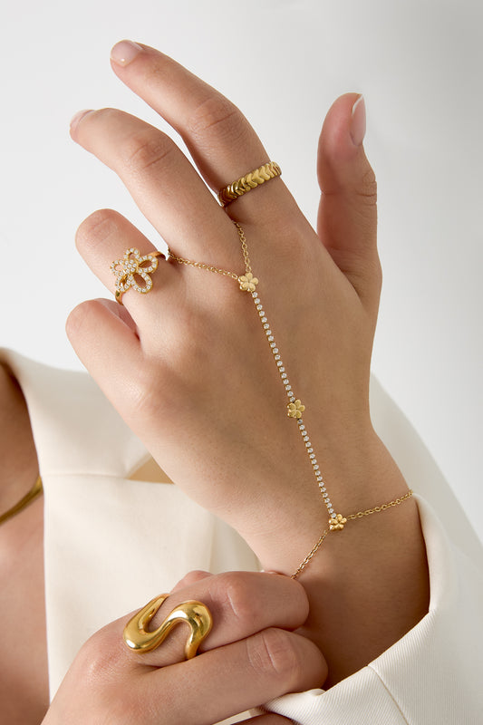 Handchain met bloemetjes